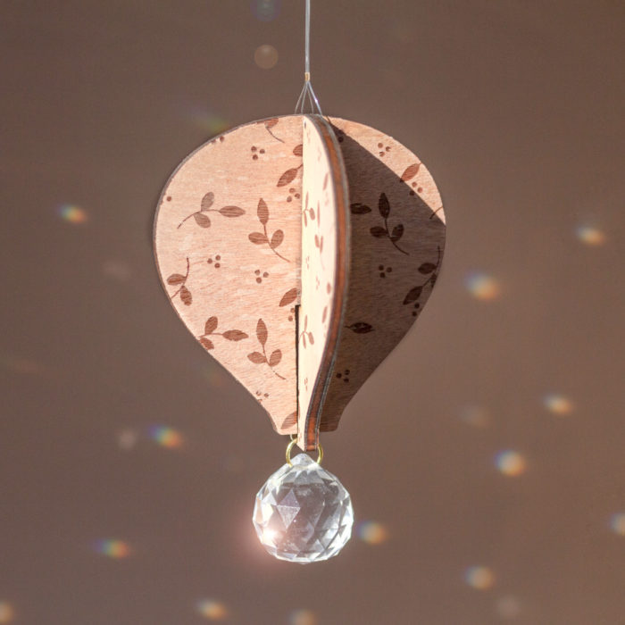 suncatcheur lumière montgolfière décoration chambre enfant